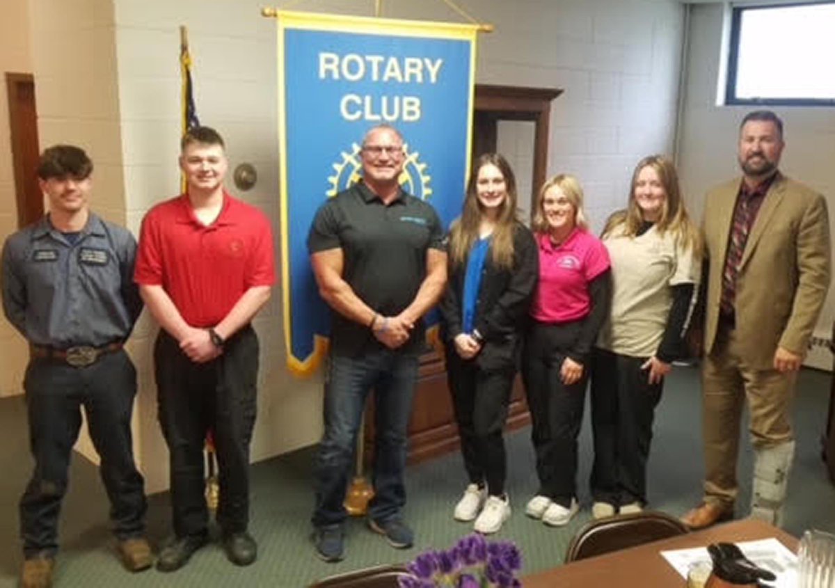 FCCC Superintendent Jeff Slattery and five Hicksville seniors enrolled at the Career Center had the honor of joining Bryce Rohrs as special guests at the Hicksville Rotary. They engaged in discussions about their career and technical programs, as well as their future plans.