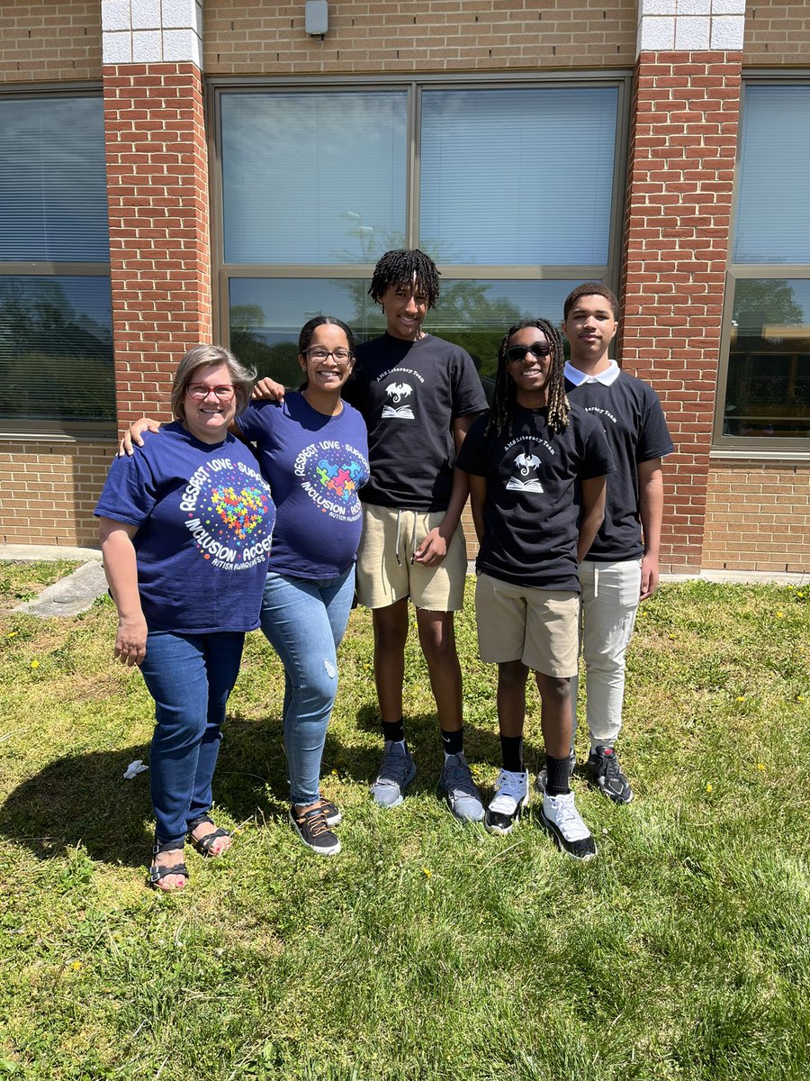 Kristen Sharp (@thesharppencils) on Twitter photo What a great way to wrap up our week! Today <a href="/MPESAACPS/">Mills Parole</a> welcomed back some of our former students as guest readers. Thank you <a href="/AnnapMSAACPS/">Annapolis Middle School</a> for spending the afternoon with our Kindergarteners and spreading the love of reading. #AACPSAwesome #BelongGrowSucceed <a href="/AacpSeril/">AACPSeril</a> What a great way to wrap up our week! Today <a href="/MPESAACPS/">Mills Parole</a> welcomed back some of our former students as guest readers. Thank you <a href="/AnnapMSAACPS/">Annapolis Middle School</a> for spending the afternoon with our Kindergarteners and spreading the love of reading. #AACPSAwesome #BelongGrowSucceed <a href="/AacpSeril/">AACPSeril</a>