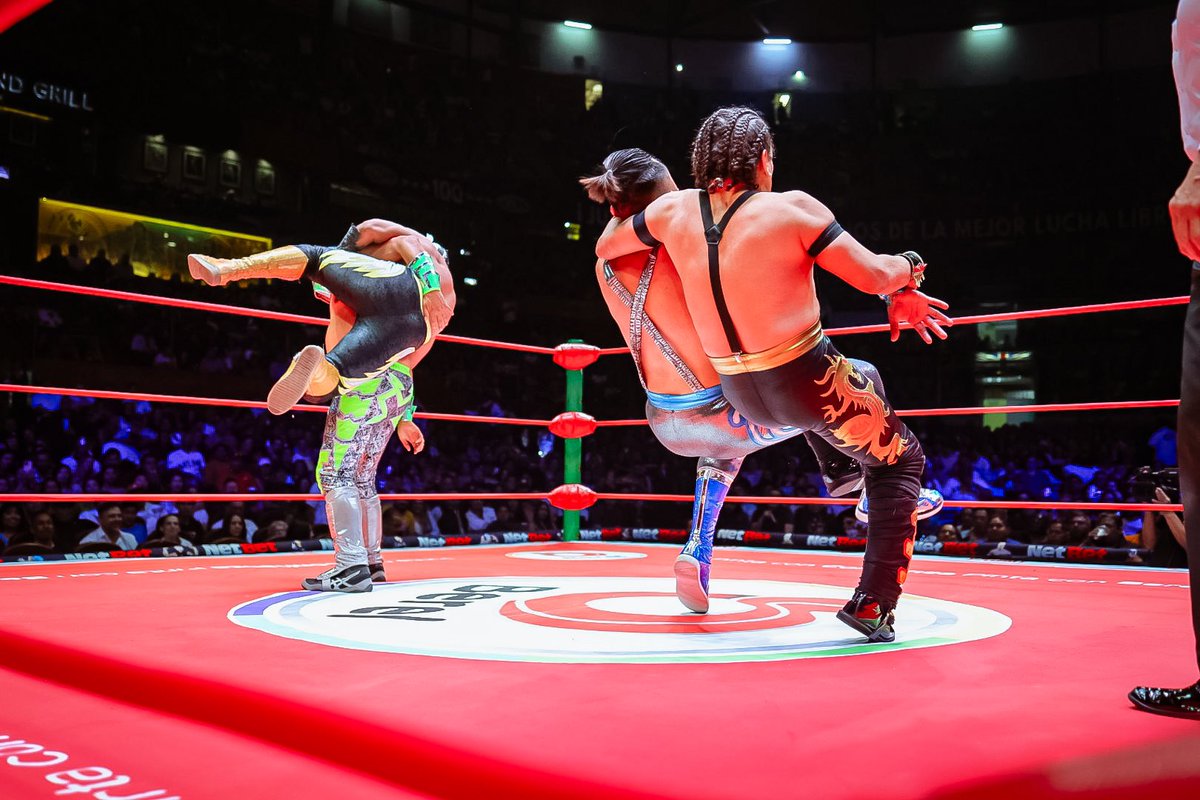 CMLL_OFICIAL tweet picture