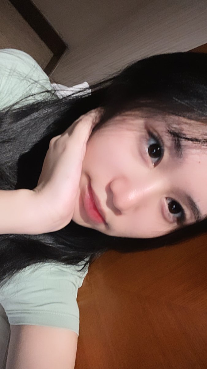 Alyaamandafth_'s tweet photo. muka barubgn masih mengantuk😂 https://t.co/J4bYu3aiUR