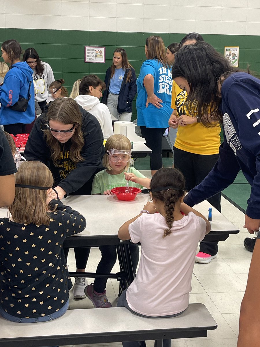 EHS students did an amazing job helping our Science/STEAM day come to life! We truly were impressed with how they worked with our Panther Cubs!!! We hope they had as much fun as we did!!! #WeLOVEscience