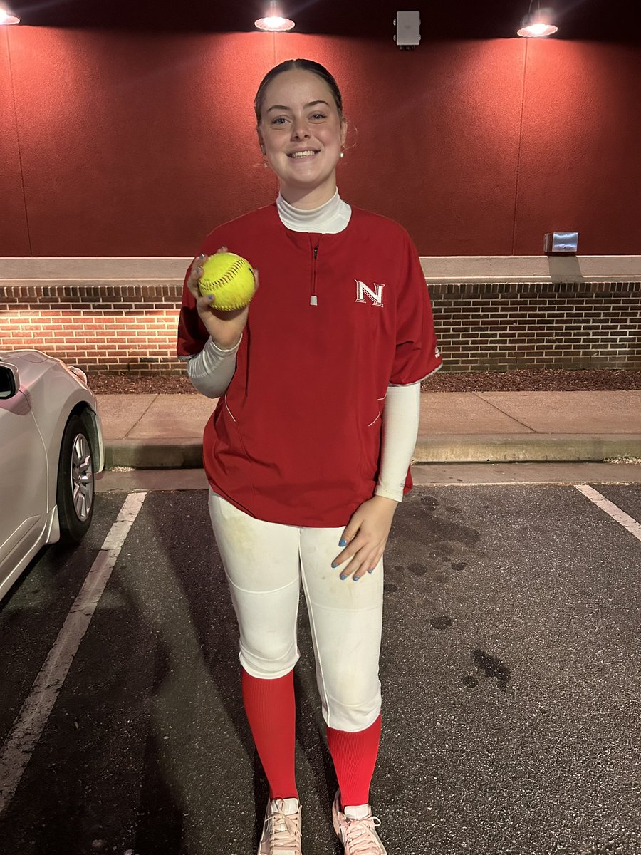 DilynnNorris's tweet photo. Homerun # 5️⃣ of the season with only 2 more games of regular season left. Also, congrats to @AlysonD00 hitting her homerun too! Can't wait to finish this season strong with my girls!! @CoastRecruits @SoftballDown @SBRRetweets https://t.co/mvNJtJevfM