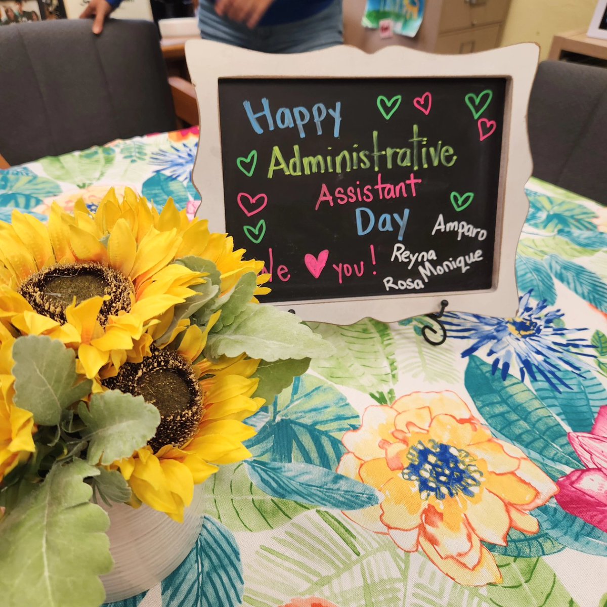 Happy Administrative Professionals Day. We are so lucky to have these amazing ladies at Sylvan Park Elementary. Grateful for their dedication to our students, families, and staff. We appreciate you. 🥰 #loveourstaff #grateful #weareSylvanPark @MsDamonte @LASchools @LASchoolsNorth