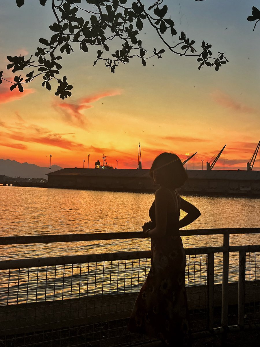 about the author: 

• radio dj 📻
• writing commissioner since '22 📓
• communication major 📣
• unnecessarily opinionated (in short, oa) 🎀