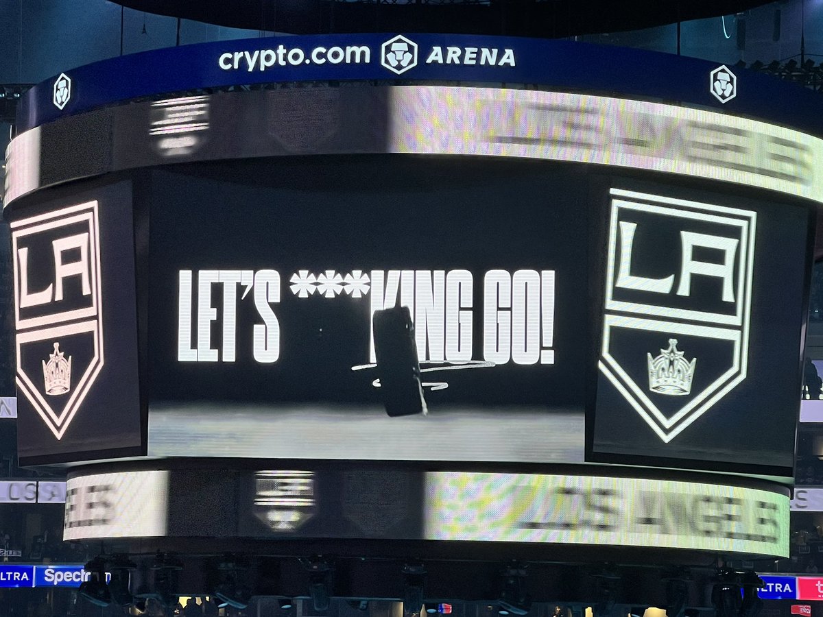 wyshynski's tweet photo. F***ing respect, @LAKings 

(s/t @AGMSports) https://t.co/R37rezNTid