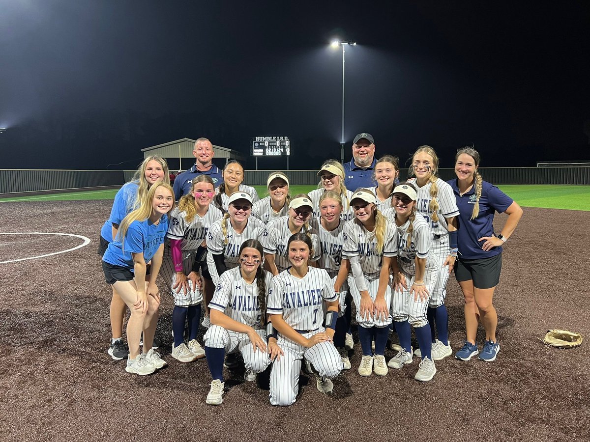 TWCPSoftball's tweet photo. Program HISTORY tonight!! Cavs get the DUB 13-0 over MacArthur. First playoff win in program history!!! Moving on. 

#AwwwCP #NeverBlend #Believe 
@ConroeISDSports @TWCP_ATHLETICS  @CollegeParkHS @CPSNFootball https://t.co/s2LFsuK7G8
