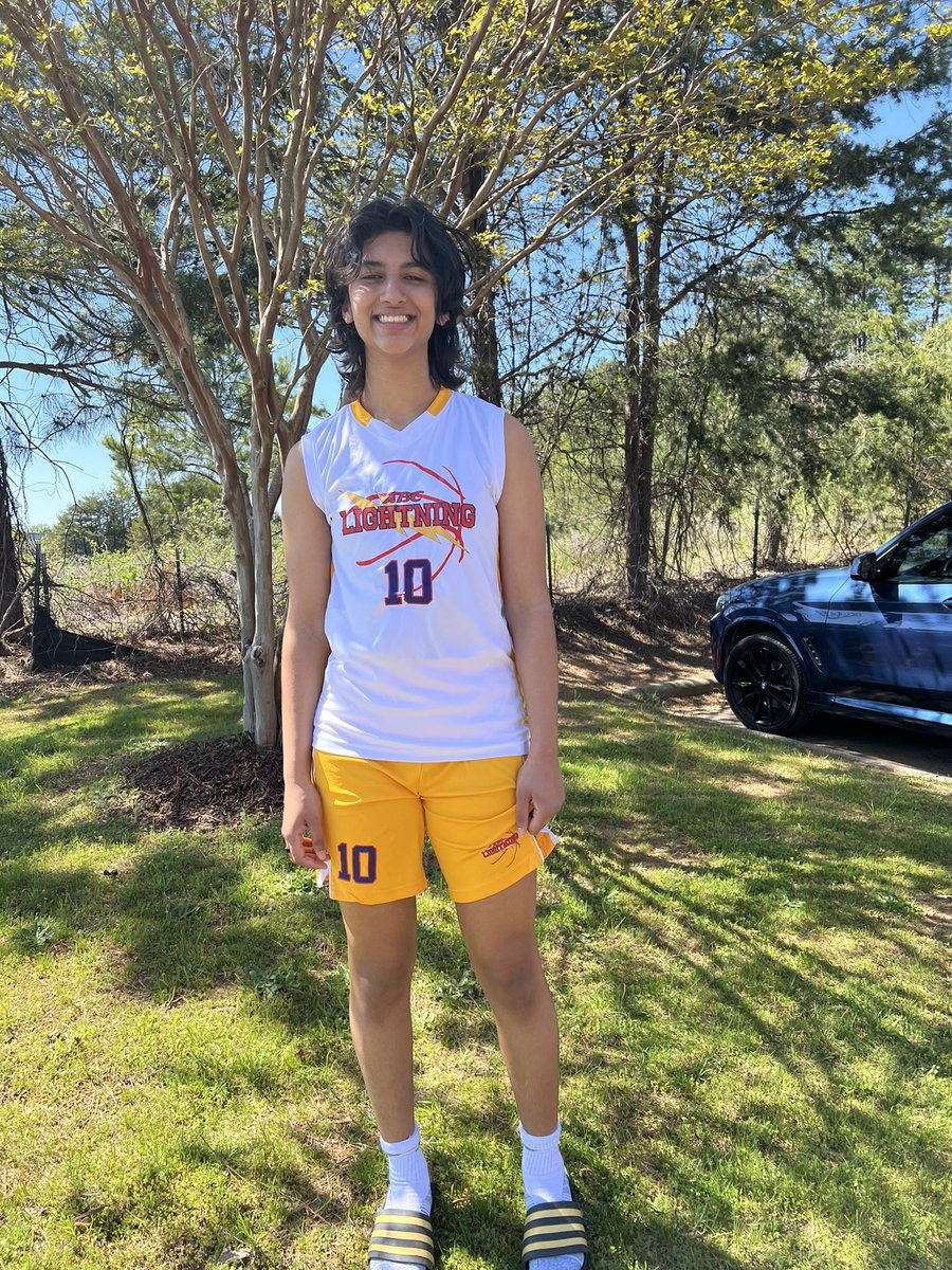 2026 6’0 Sarah George is emerging as a force to be reckoned with on both sides of the ball. She finished 5 games averaging 10 pts. 7 rebounds, 3 steals & 4 assists. She is becoming a tenacious defender & offensive guard / wing player. @SarahGeorge9885 @CghrMedia