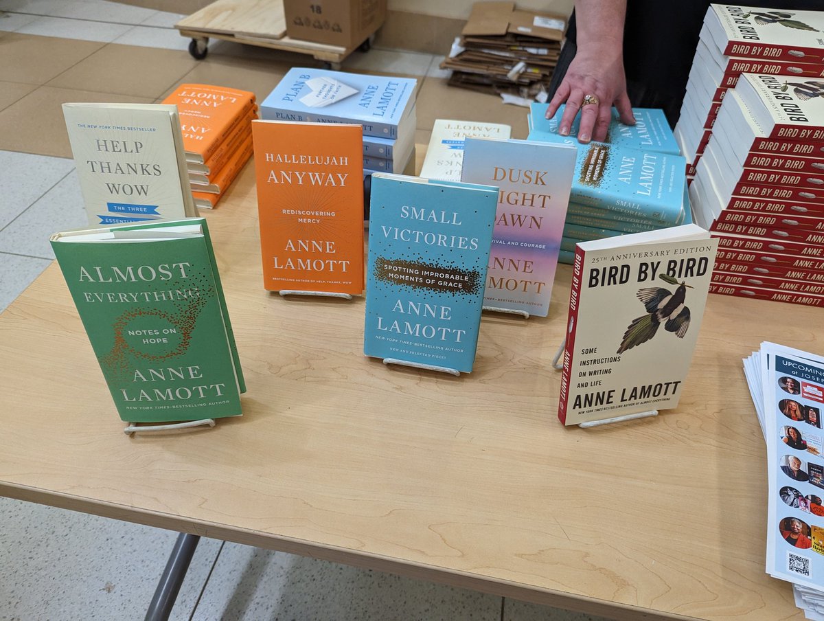 InquiryEdu's tweet photo. Thank you @ANNELAMOTT for ending your tour in Cincinnati, OH! I'm so grateful to have experienced your wisdom & story-telling β€οΈ #writers #WritingCommunity #love #teacher #whyOWP #owp #nwp https://t.co/GF47Y1NmKJ