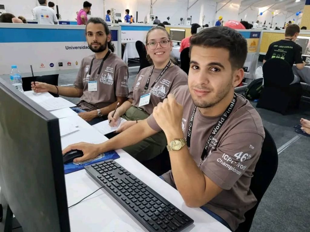 Es un privilegio contar con el talento de jóvenes programadores como los que integran los equipos: UH Top, UH++ y Frees Tyle, quienes representaron a #Cuba 🇨🇺 en las finales mundiales del 46to. y 47mo. Concurso Internacional Universitario de Programación, en Egipto. ¡Felicidades!
