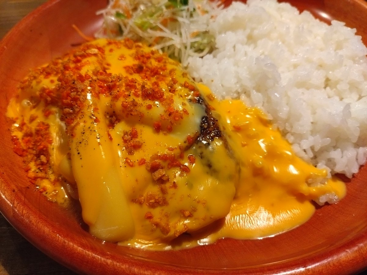 oda_beer's tweet photo. 盛岡市上堂
びっくりドンキーの【ガーリックベーコンメルティチーズバークディッシュ】

チーズの怒涛の旨みに心ごととろける🤩
とろけてる最中にガーリックパンチで目覚めて永久機関完成で👍 https://t.co/HLzaOJIYmX