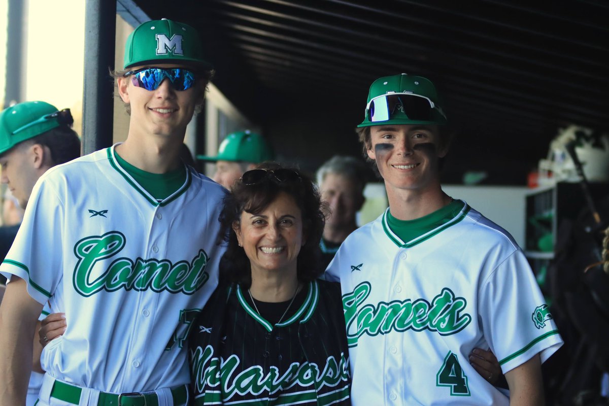 Teacher Appreciation Night 💚 #GoComets