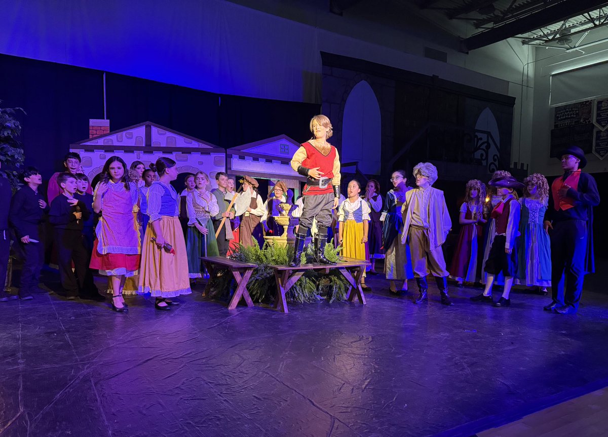 Amy Jackson tweet media