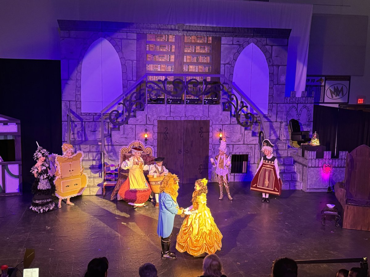 🌹WOW @StopherSharks!🌹 Our Ss put on 5 unbelievable performances of Beauty and the Beast, Jr. this week. We 💛 our guests: @CochraneRoars @Fairdale_Elem @st_mattelem @WheelerElem @JCPSZone3AS and more! #StopherThrives