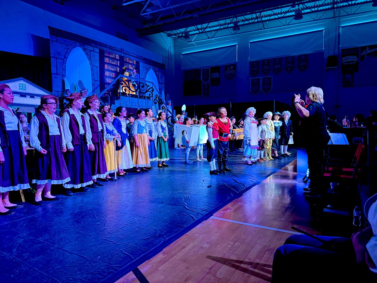 Amy Jackson tweet media