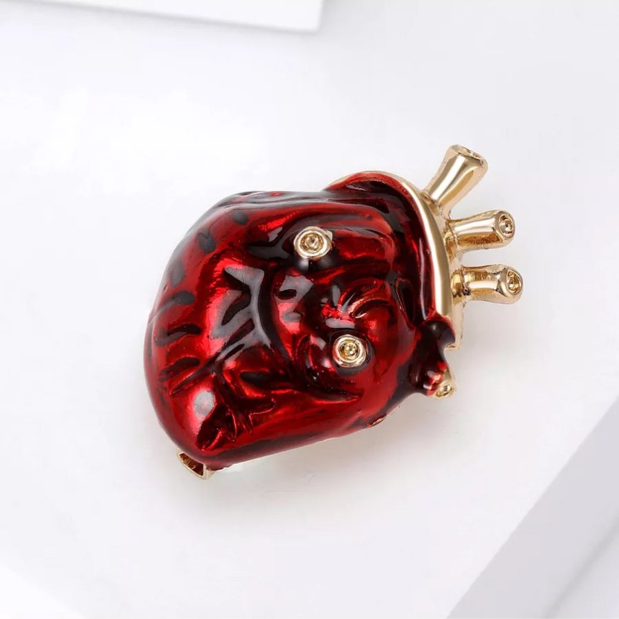 Red Enamel Heart Brooch Pin

#RedHeartBrooch #EnamelBrooch #HeartPin #FashionAccessory #BroochStyle

yolven.com/red-enamel-hea…