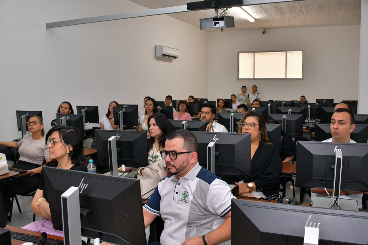 En el marco del plan de cualificación profesoral en investigación de #TuUniversidad nuestros profesores investigadores participaron del curso Metodología General Ajustada (MGA), orientado por el experto Estiven Enrique González Sarmiento.