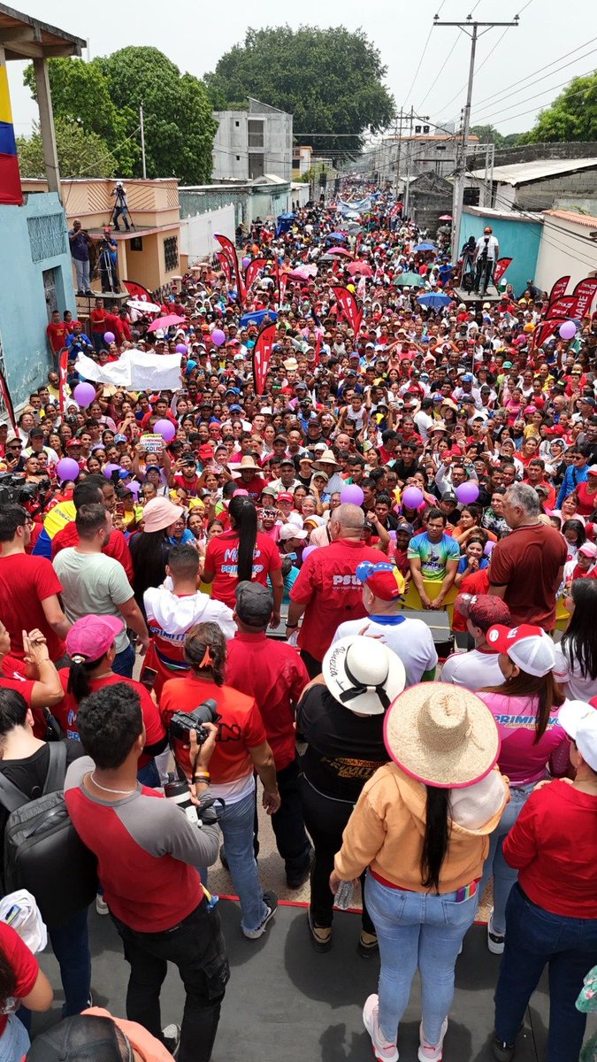 Diosdado Cabello: El único que puede mover pueblo de un instante a otro es el chavismo lc.cx/wCkGAd #IgualdadYJusticiaSocial