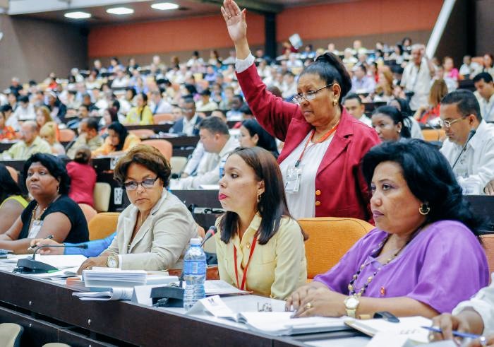 En #Cuba🇨🇺 El Programa Nacional de Adelanto de Mujeres.

Promueve esfuerzos más efectivos dirigidos a erradicar manifestaciones de discriminación contra las mujeres, así como fortalecer la capacidad institucional para integrar temas de igualdad de género.

#CubanosConDerechos