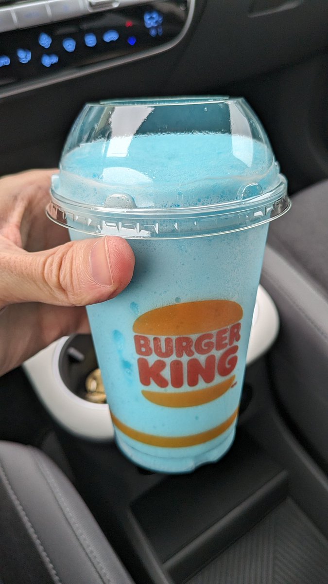 Tried out the @BurgerKing Frozen Cotton Candy and it does taste like cotton candy.