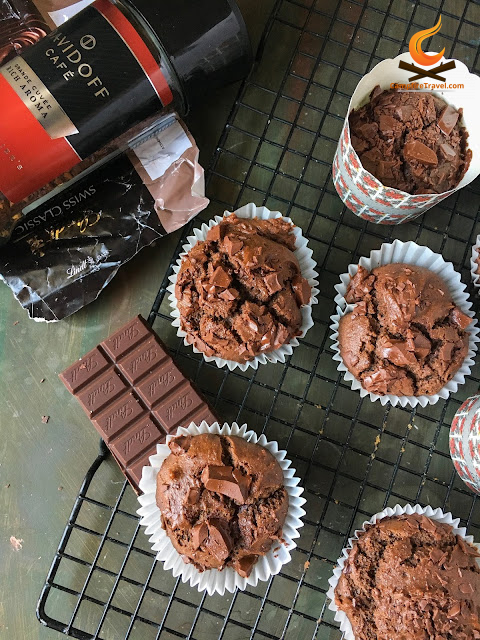 Its December 2018, a month many eagerly await, for Christmas, for the holidays, for the New year. December is the month, we BM-ers do a Bake-a-thon,an event by Srivalli. Where we post 3 days in a week, any recipe that is baked.This year, i have  bit.ly/2Y1rlae