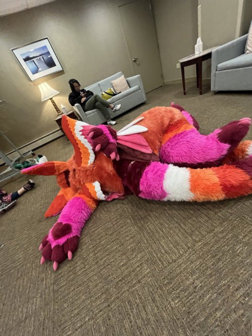 I feel like this week especially I should post a few pics Ive been meaning to post, so happy lesbian visibility week / #FursuitFriday from this highly visible lesbian