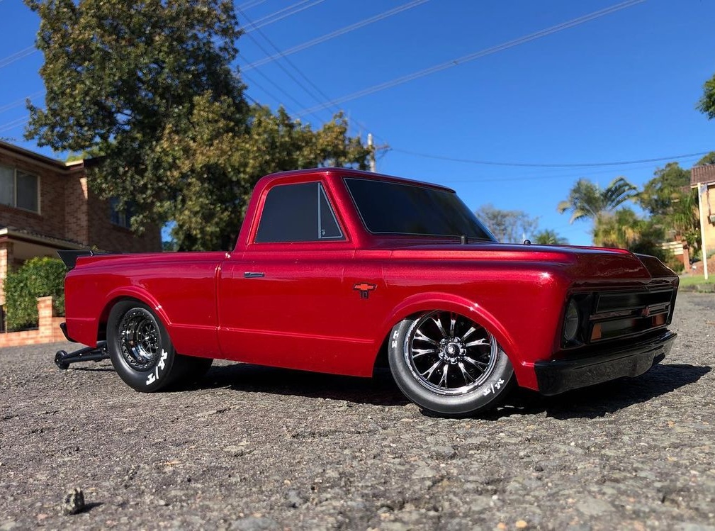 Hit the streets with a Chevy C10. 😎
Grab one TODAY & get a #FREE set of rear tires — 🛞 traxxas.com/news/spring-sa… 🛞

Take advantage of #Traxxas Spring Savings while supplies last! ⏳

[[Model # 94076-4]] #DragSlash
#FastestNameInRadioControl #RC
#TraxxasFanPhoto 📸: starrcgarage