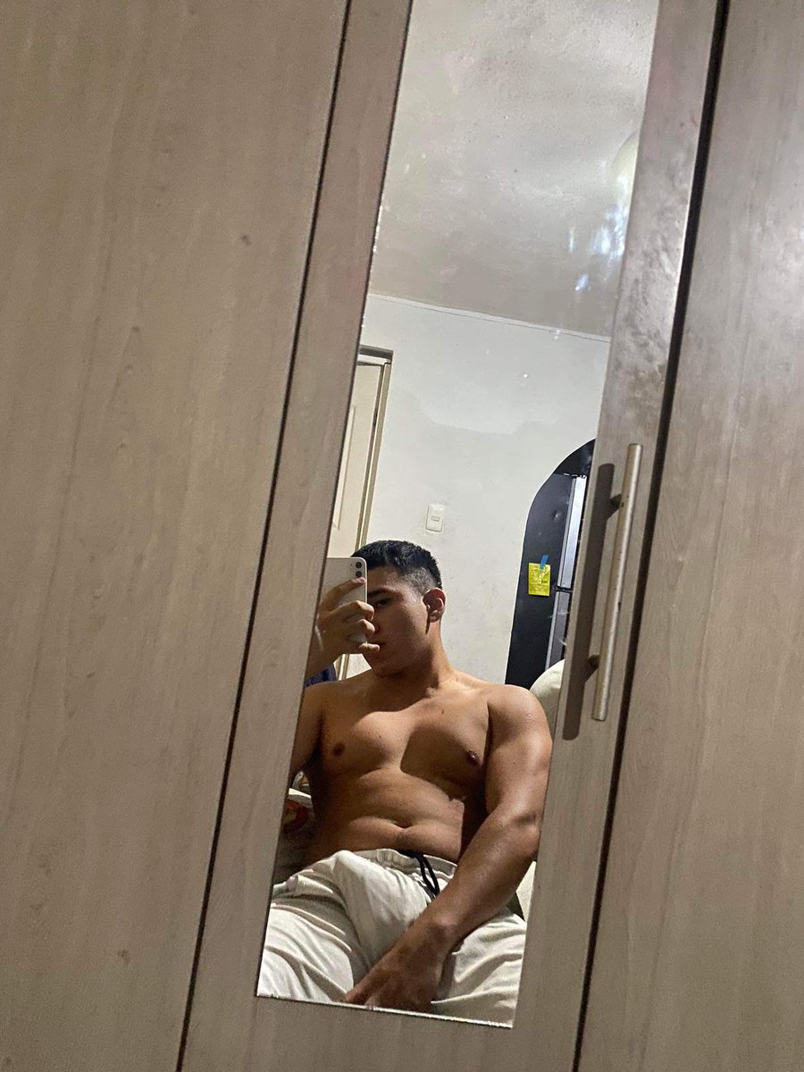 enriquez_469's tweet photo. Ustedes que esperan para comprar mi contenido? 😈😈😈🔥🔥 info por DM https://t.co/QOaNKZ1edm