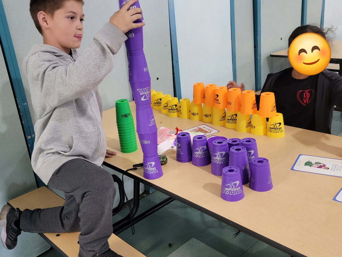 Cup Speed Stacking. Relay races, jumbo cup stacking, card challenge. Kids are having so much fun! @nicolecareselp <a href="/ejamesrego/">Eric Rego</a> <a href="/SunTerraceSTEM/">Sun Terrace STEM School ☀</a>