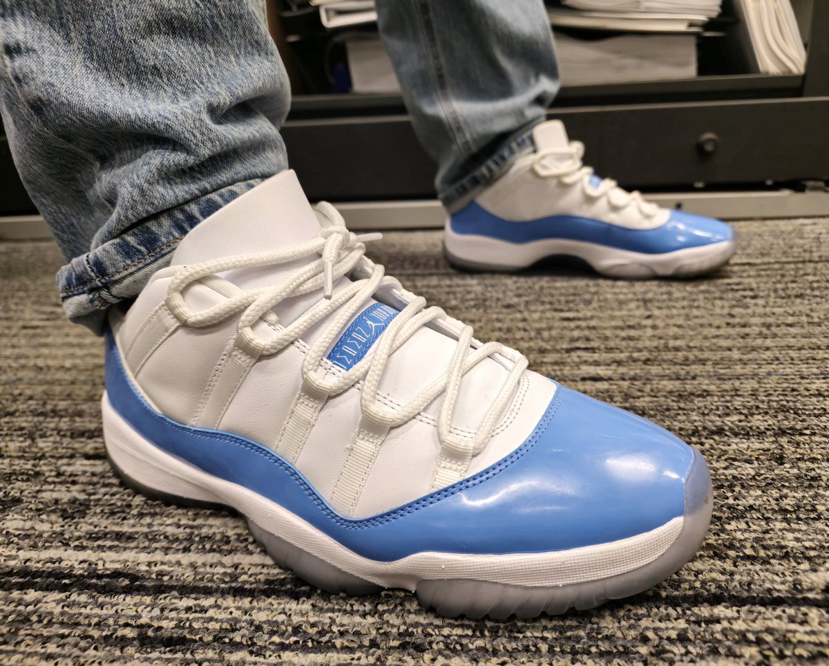Happy Friday! Jordan 11 Low 'UNC' for today. Clean shoe. I'm glad this busy week is over. Have a good weekend. #Nike #jordan11 #UNC #KOTD #sneakerhead #sneakers #snkrskickcheck #SNKRS #yoursneakersaredope #wearyoursneakers