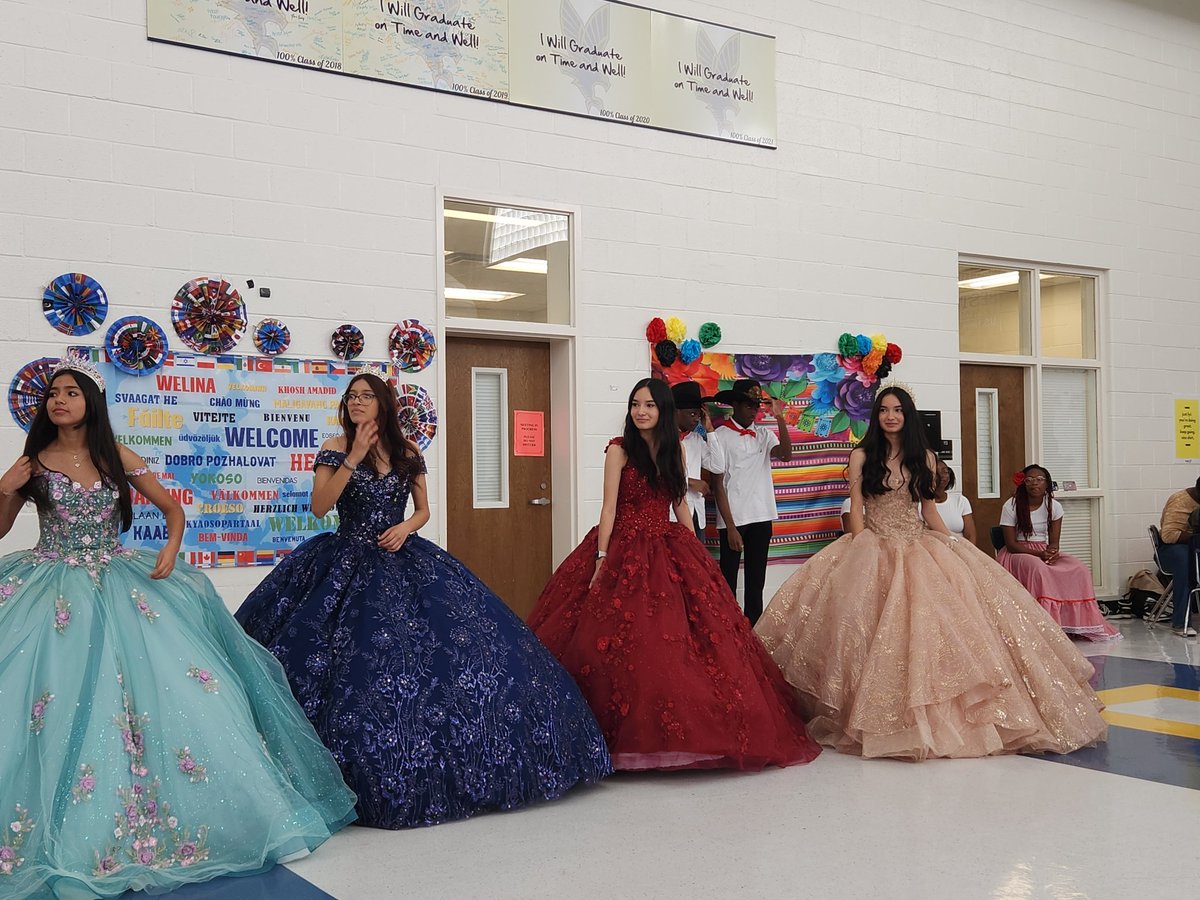KindraTukes's tweet image. The Quinceanera parade was absolutely stunning! #multiculturalweek @DrKeshaJones1 @RWilliams_EDS @MrArnoldtheGol1 @Holla_at_Ayala