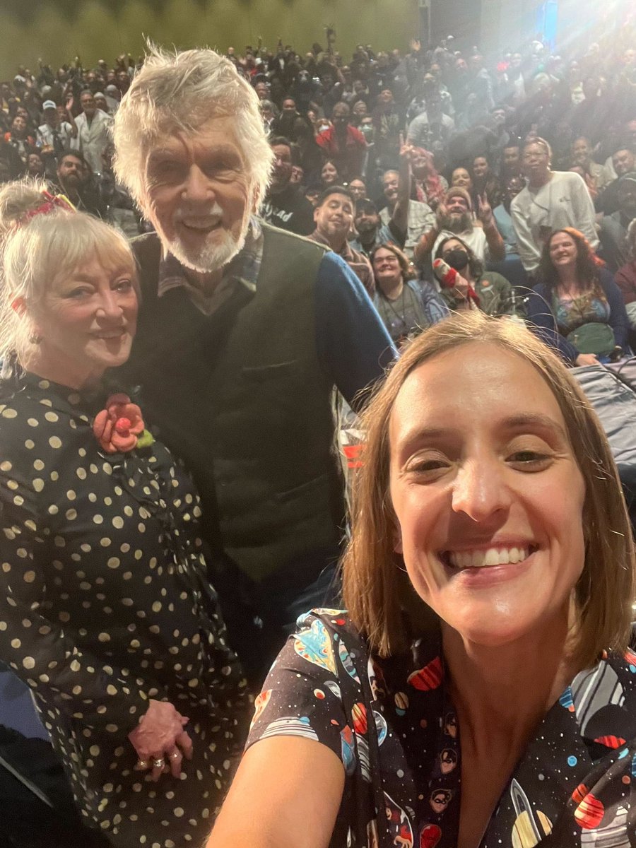 Happy Alien Day from Tom Skerritt, Veronica Cartwright, Popverse’s Ashley V. Robinson, and the C2E2 Alien panel fans.