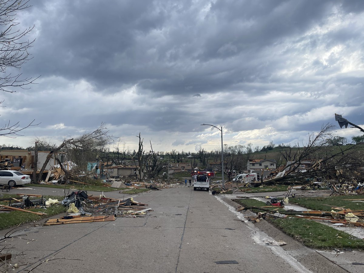 hinto62's tweet photo. More damage photos out of the West side of #Elkhorn, Nebraska after a significant tornado impacted the area earlier this afternoon. Clean up is under way slowly, but there is CATASTROPHIC house damage observed in the area. @NWSOmaha #NEwx https://t.co/4mo1eDuIO7