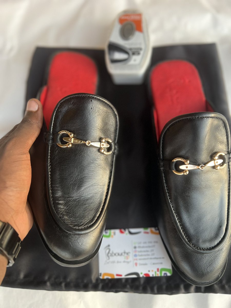 Babouche237_0's tweet photo. @Peguy_Certifie @Babouche237_0  Excelle dans la production artisanale des babouches de en cuire sur mesure . 
Nous avons plus de 30 modèles .
WhatsApps : 691990896 https://t.co/8FfQNlbIQm