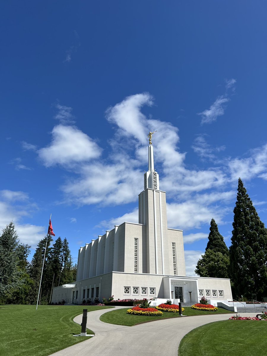 “Dear brothers and sisters, those who gain genuine confidence in the covenants made in the house of the Lord through Jesus Christ possess one of the most powerful forces that we can access in this life.”
Ulisses Soares
#HearHim
#ChurchofJesusChrist
#GeneralConference