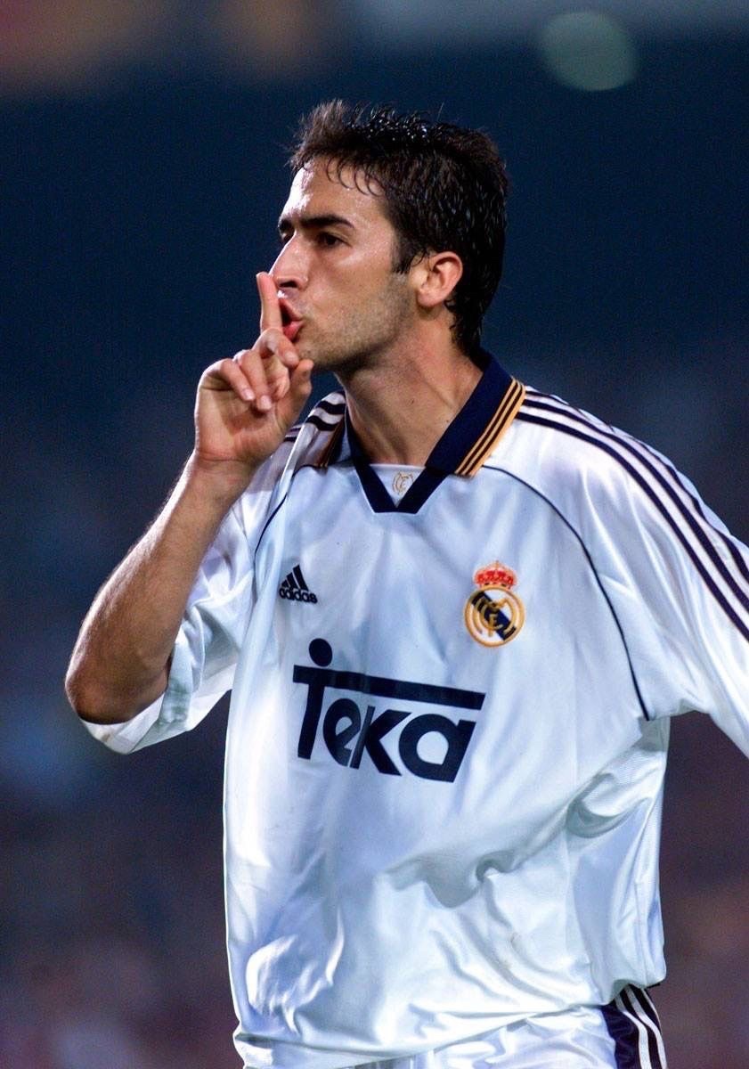 Raúl silencing Camp Nou. 🤫