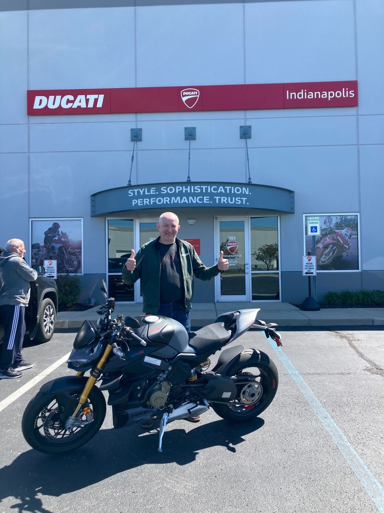 🎉 Congrats Alex on your new Ducati Streetfighter V4S! Welcome to the power club! 🏍️💨 #RahalDucati #NewRide⁠
⁠
📞(317) 350-2030⁠
📧Sales@Rahalducati.com⁠