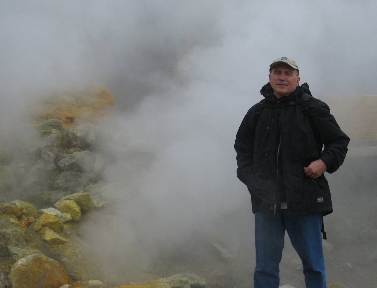 Congratulations Robert Bodnar of @virginia_tech, newly inducted #NASmember! #NAS161 #geology