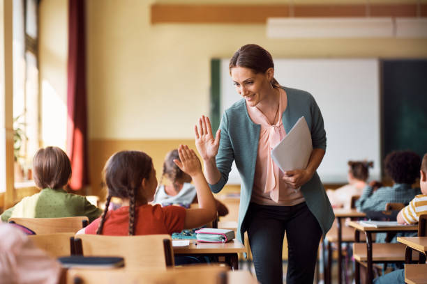 TotalOfficeSol1's tweet photo. Classroom furniture isn't just a matter of style—it can have a significant impact on student performance and engagement. Finding comfortable, functional furniture for your school can help students exceed your expectations! https://t.co/IT1WITxSkk