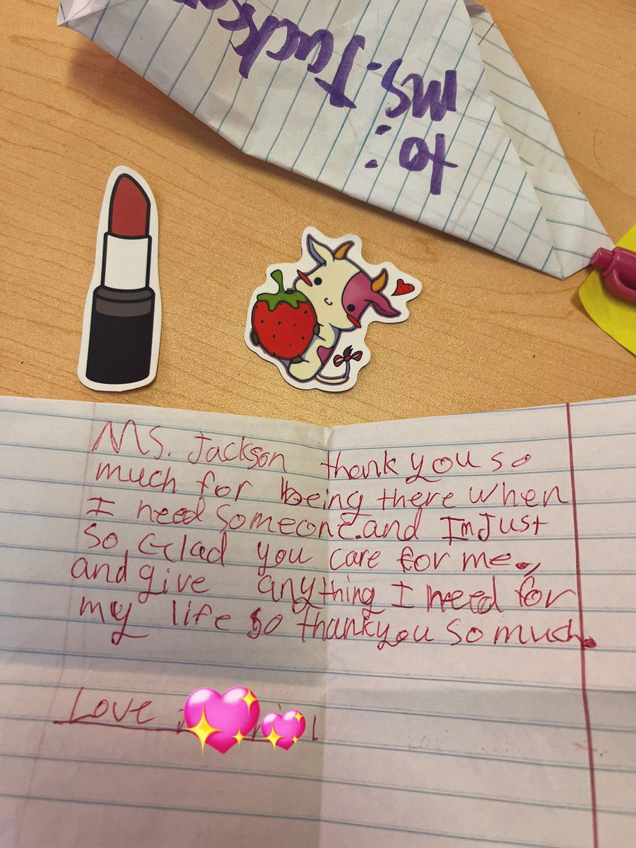 m_jackson33's tweet photo. POV: receiving this note from a former student at the end of a looongg week!! 🥹 I cherish these because they remind me WHY I am doing this job. It’s all about THEM - the STUDENTS! 💞 #teacherstudentrelationships are everything🤞🏼 https://t.co/dDNvVN2kUJ