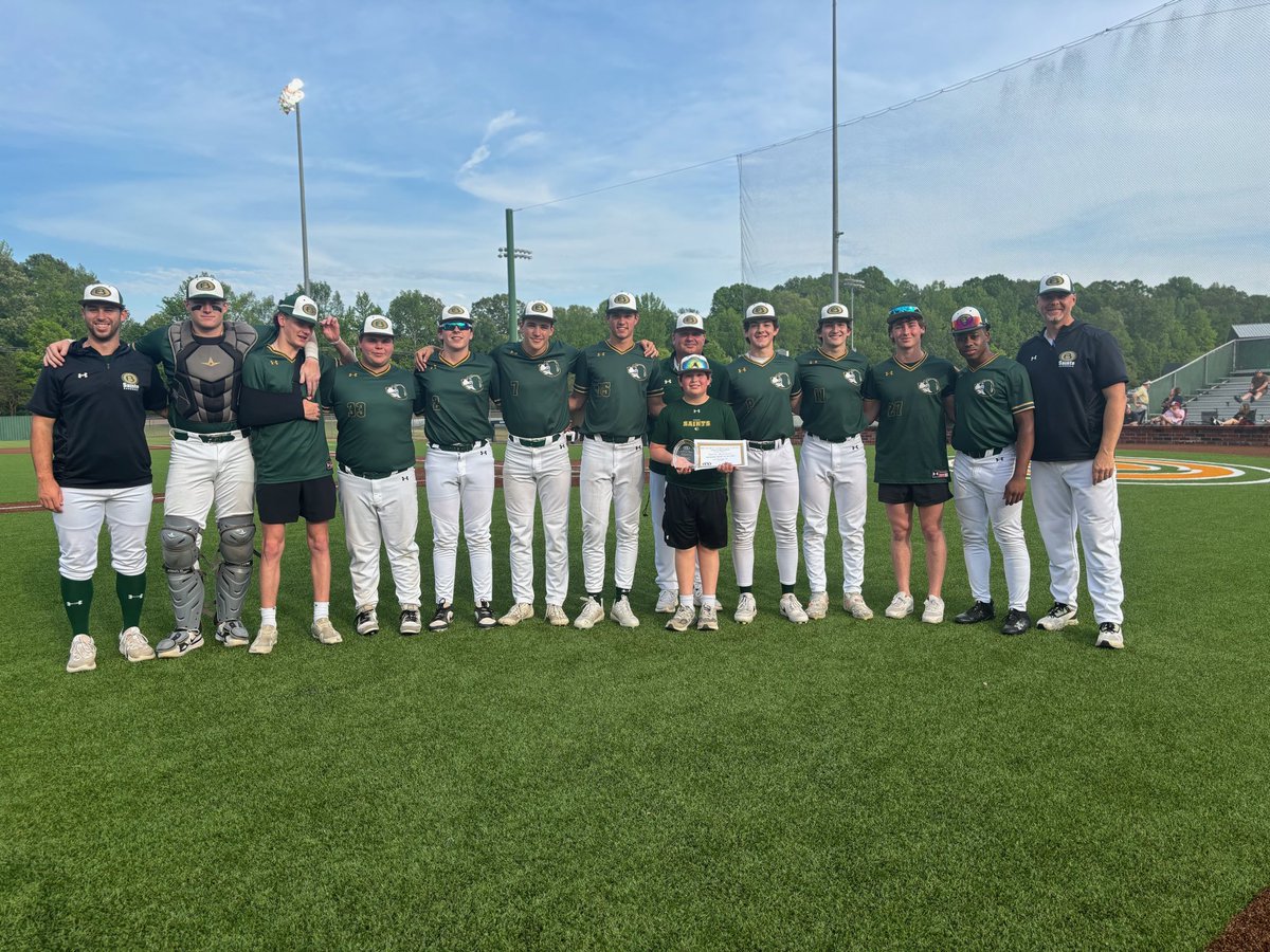 BCHS_Saints's tweet photo. Special night for me and for Saints Baseball.  Thankful to present the 2023-2024 Heart of the Saint award to @noahboah13211.  Noah is a huge asset to BCS  Athletics and promotes our student-athletes like no other.  
From the entire BCS Athletic Department, THANK YOU.
@johnvarlas https://t.co/2G5bDsUr7g
