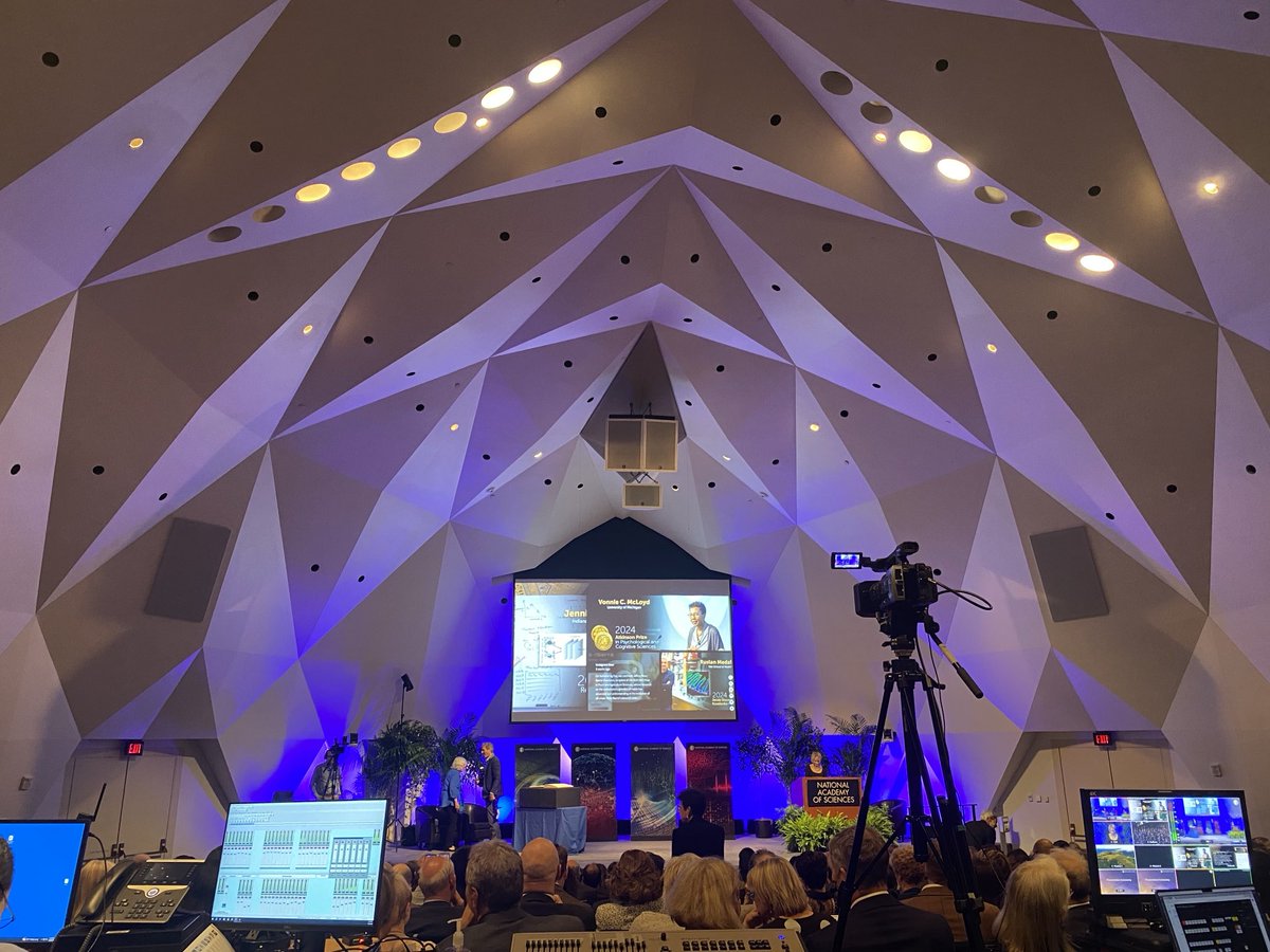 Evolutionary biologists inducted into the National Academy of Sciences this evening in the beautiful NAS auditorium include Doug Emlen, Naomi Pierce, Katie Peichel, Susana Magallon, Jonathan Wendel, Anne Yoder, Bruce Tabashnik, Barbara Block, and Tyrone Hayes! #NAS161