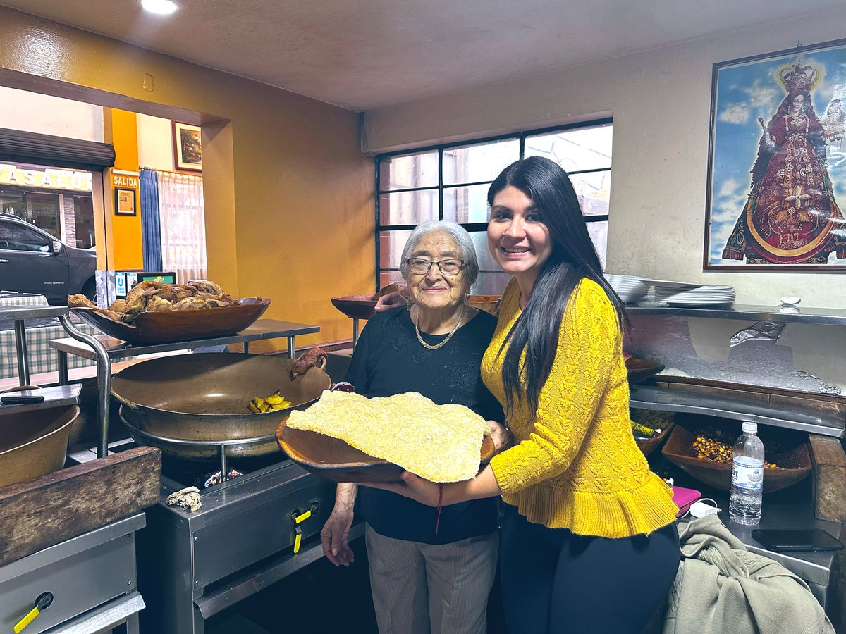 cintiacarbo's tweet photo. Comiendo el rico Chugchucaras de #Rosita en #Latacunga.. https://t.co/hqFAMA55Oe