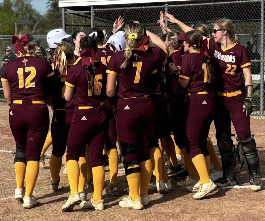 WJ Softball kept the fun times rolling, topping #9 Amherst Steele 7-0 @natalie_susa allowed just 3 hits + had 9 K’s @mcgeemckayla + @CaleighShaulis went deep for the Warriors Big day at Victory Park tomorrow: #2 Anthony Wayne at noon and #8 Brecksville at 2 #LetsBeLegendary