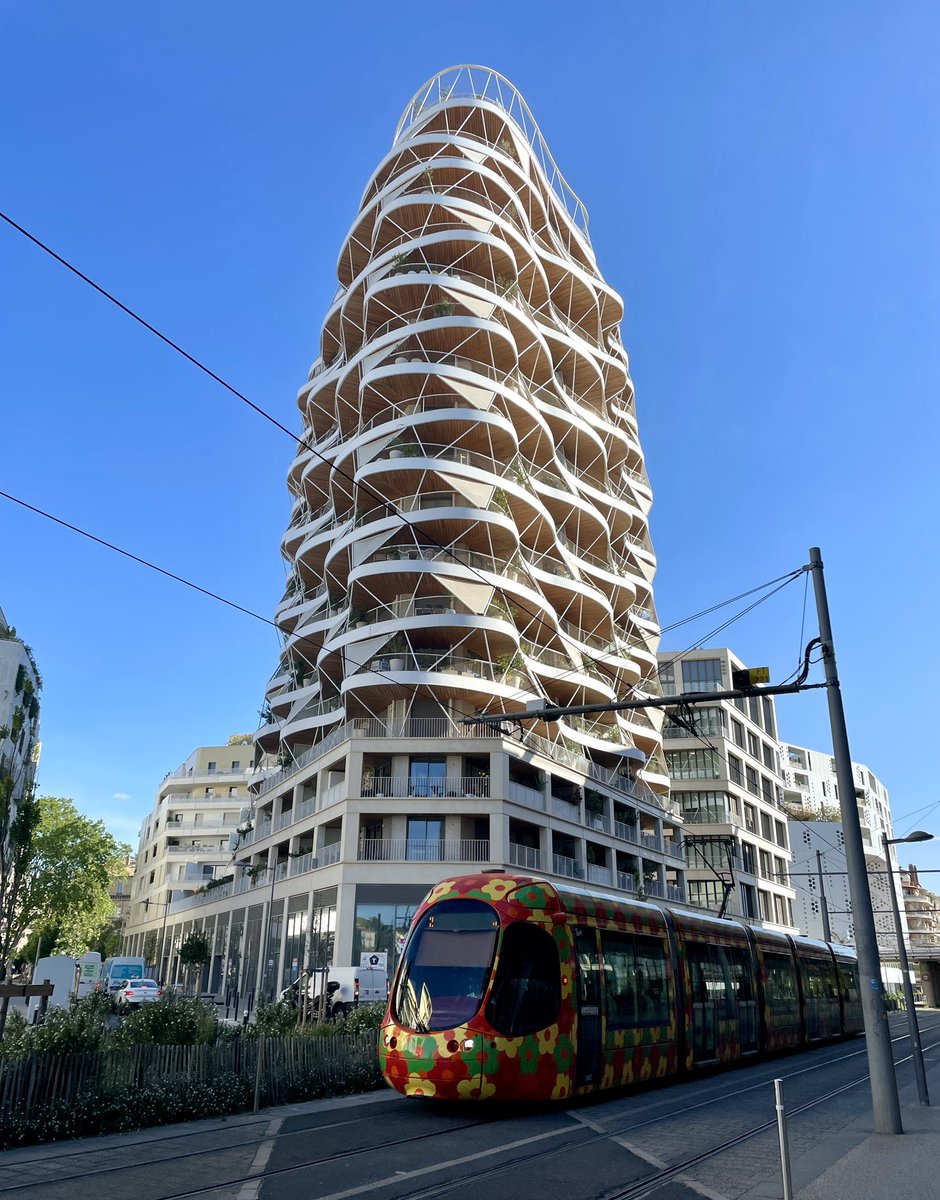 As an Angeleno/Californian, the scale of new development in Montpellier (pop. ~300,000) is incredible. It’s the fastest growing city in France, and at least a good percentage of that growth is happening at higher densities. This is the Higher Roch Tower, Brenac & Gonzalez, 2022.