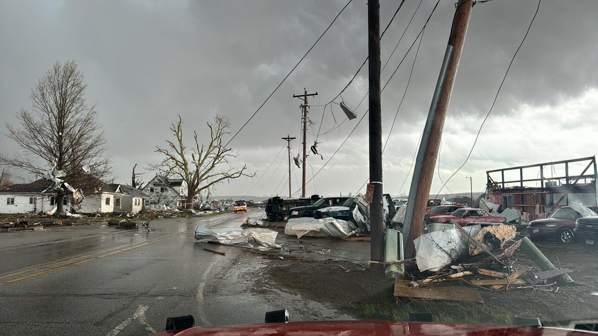 Insane images of the damage by tornado now moving to Minden, Lowa #NEwx #tornado #wxtwitter #omaha #Lincoln #Nebraska #TornadoWarning #Tornado