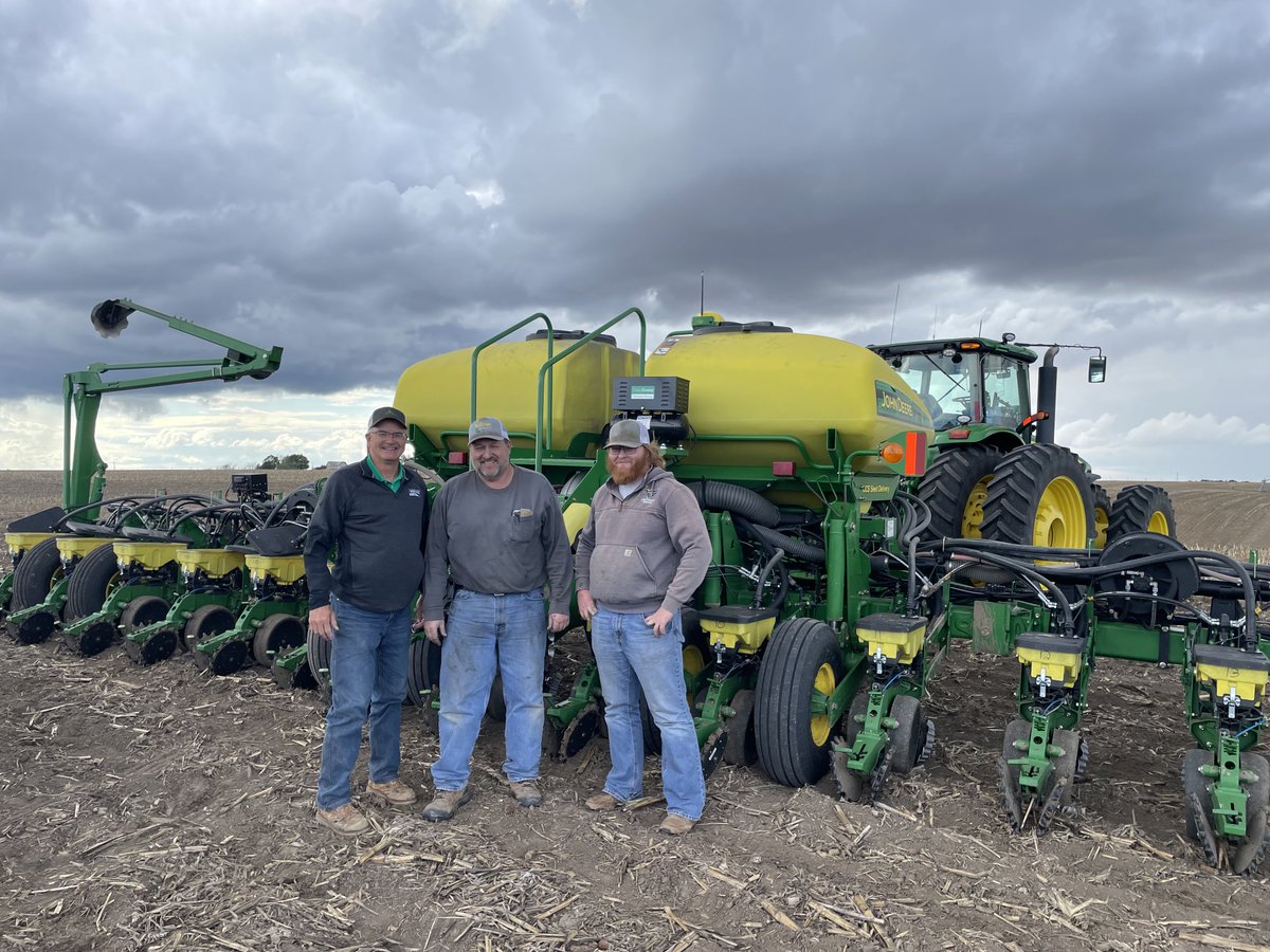 Flood Warning 40 miles north.  Planting corn in Nuckolls County NE this afternoon!#droughtcontinues ⁦@Matt4ksuMatt⁩ ⁦@micksterbrau⁩ ⁦@PioneerSeeds⁩ ⁦@NECornBoard⁩