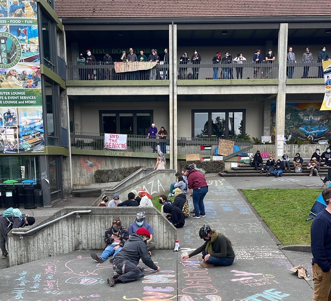 Cops are arriving at Cal Poly Humboldt right now - this is the before scene. Let’s remember WHO brings the violence to campus. SHAME ON CAL POLY ADMINISTRATION!