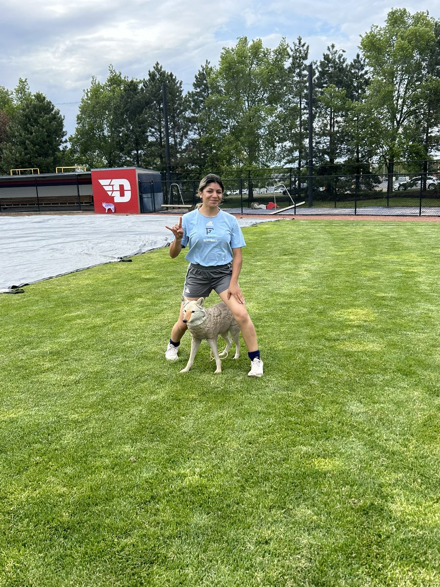 RhodySoftball's tweet photo. Having a little fun in Dayton, Ohio! ✈️✈️✈️🏟️🏟️🏟️

These little friends help keep the geese away … not the Rams 🐏 

Go Rhody 💙🐏!!!

#ForTheBrand https://t.co/ymltlCOLgG