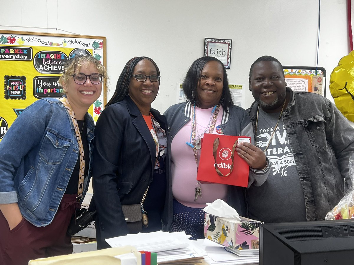 GJAMSMustangs's tweet photo. At GJAMS we are so grateful for our administrative professionals! 👏👏 https://t.co/fPaYr4FNMA