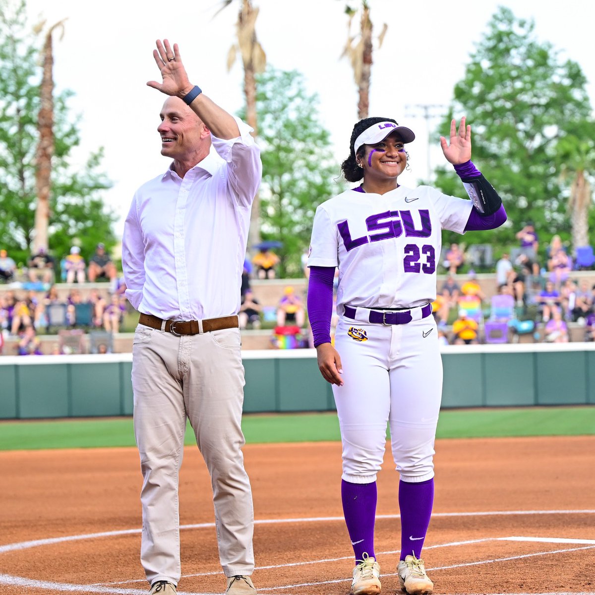 Pregame we honored Dr. Smith as our Our Lady of the Lake Geaux Hero for his care of Sierra Daniel during her heart ablation surgery this fall! #GeauxTigers